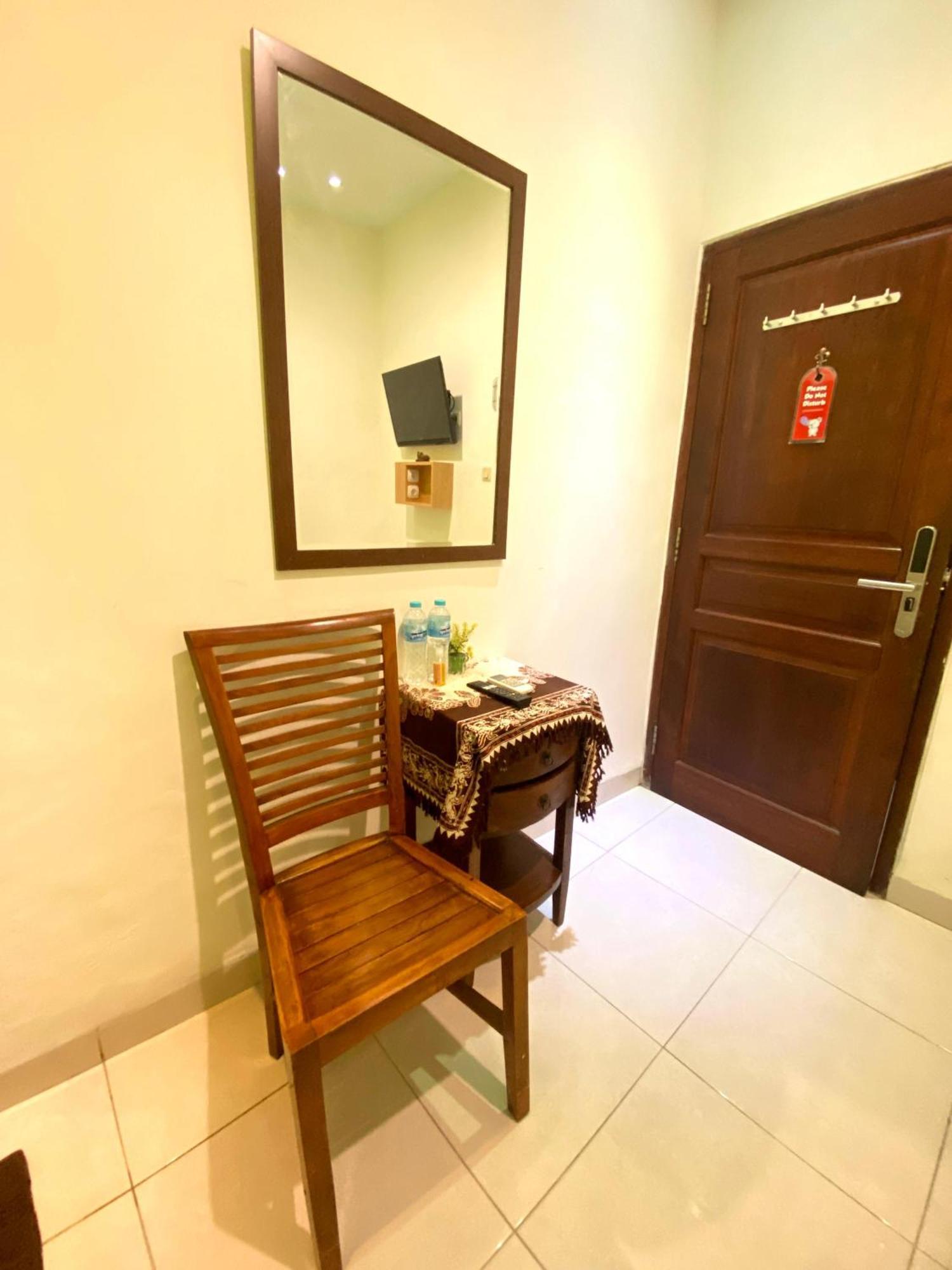 Cabin Hotel Bhayangkara Yogyakarta Exterior photo