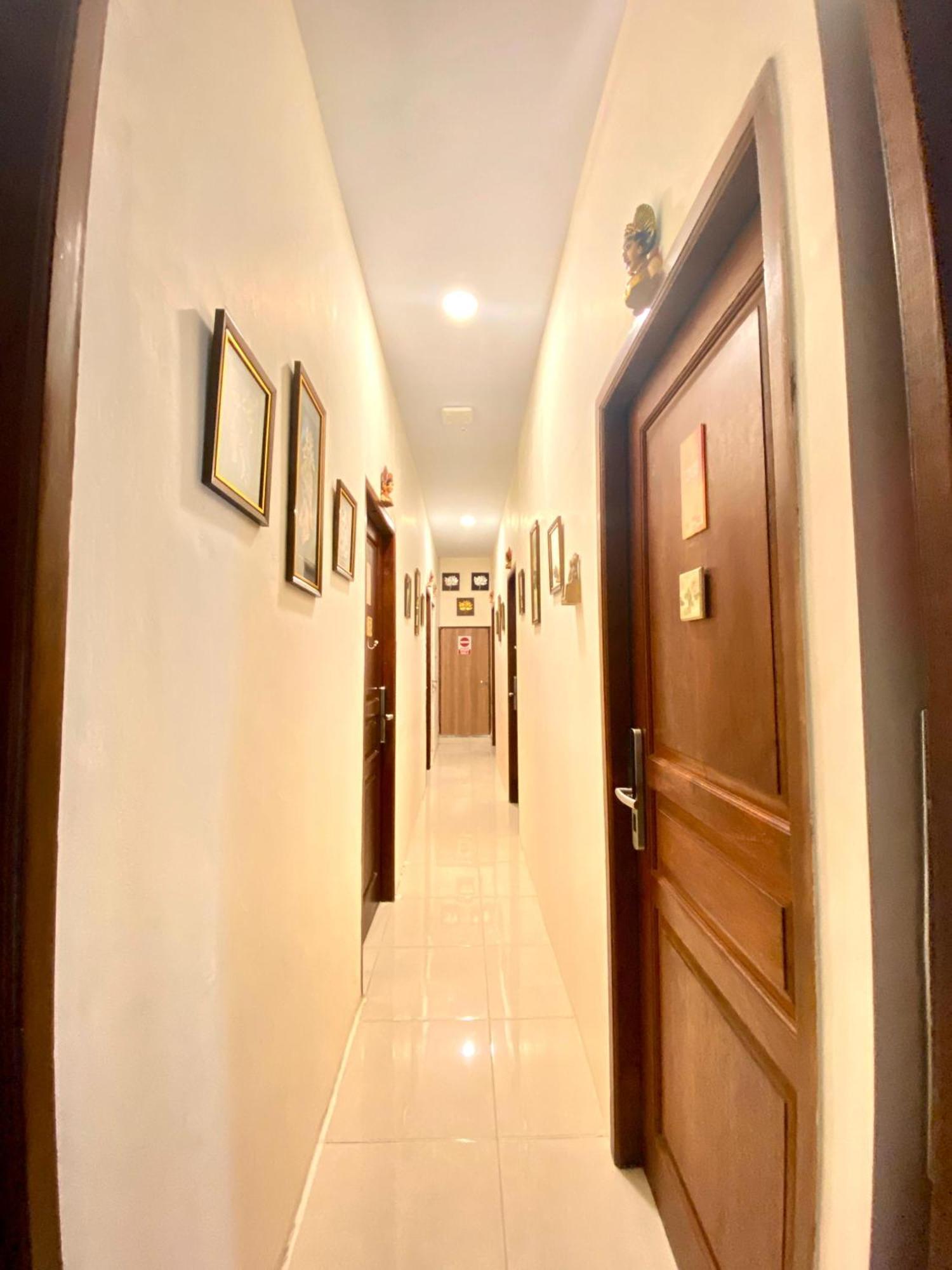 Cabin Hotel Bhayangkara Yogyakarta Exterior photo