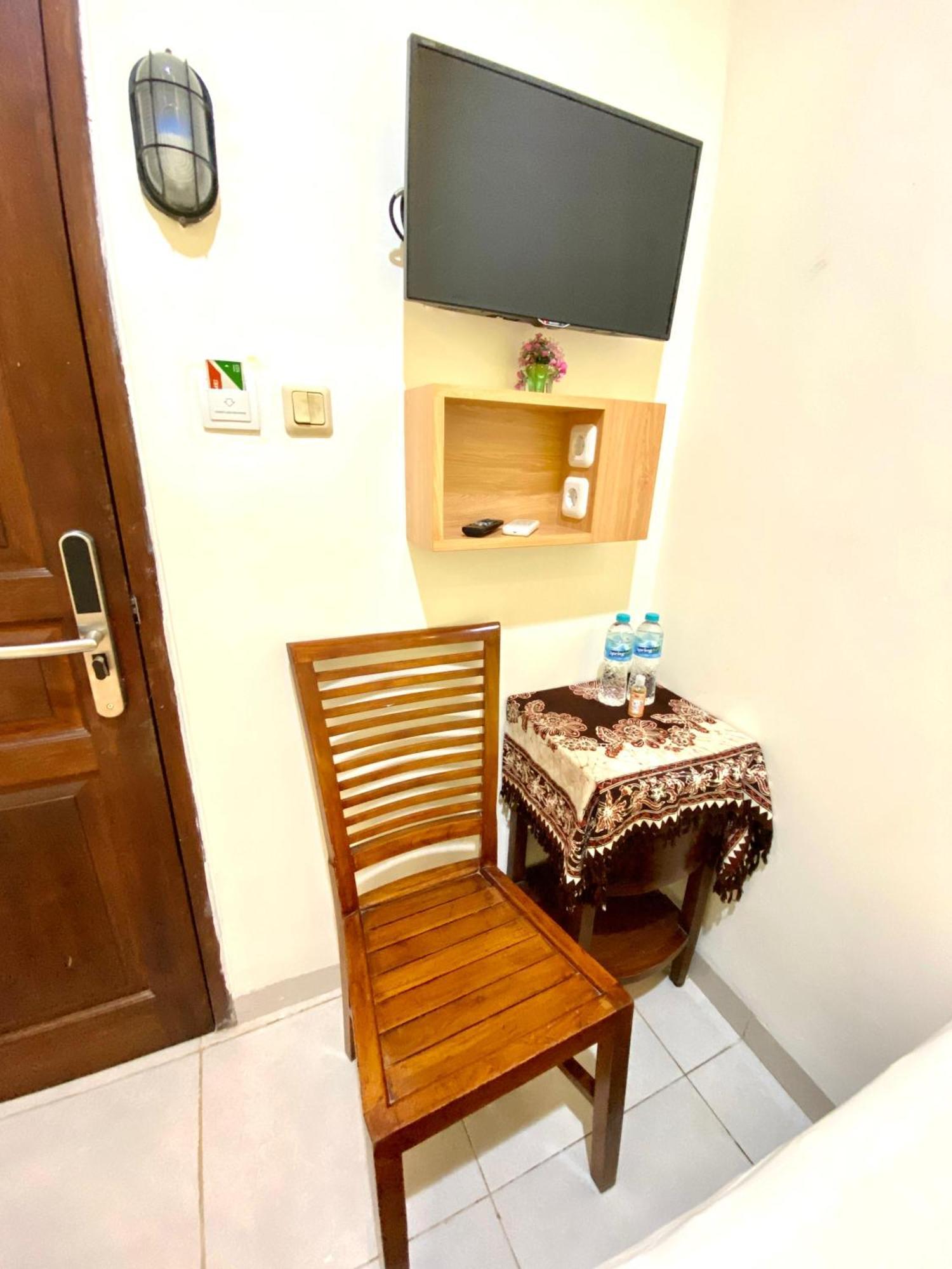 Cabin Hotel Bhayangkara Yogyakarta Exterior photo