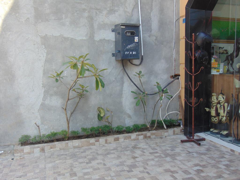 Cabin Hotel Bhayangkara Yogyakarta Exterior photo